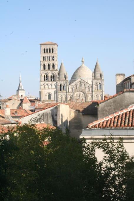 L' Appartement Du Midi - Hyper Centre Cathedrale アングレーム エクステリア 写真